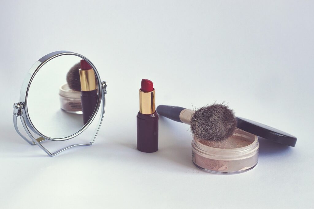 Master Professional Lipstick Techniques and Bid Farewell to the Troubles of Fading and Cup – Staining